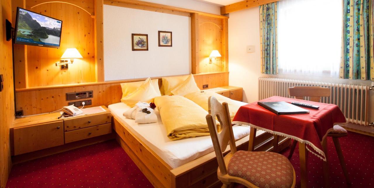 Pension Bergfried Hotel Galtuer Ngoại thất bức ảnh