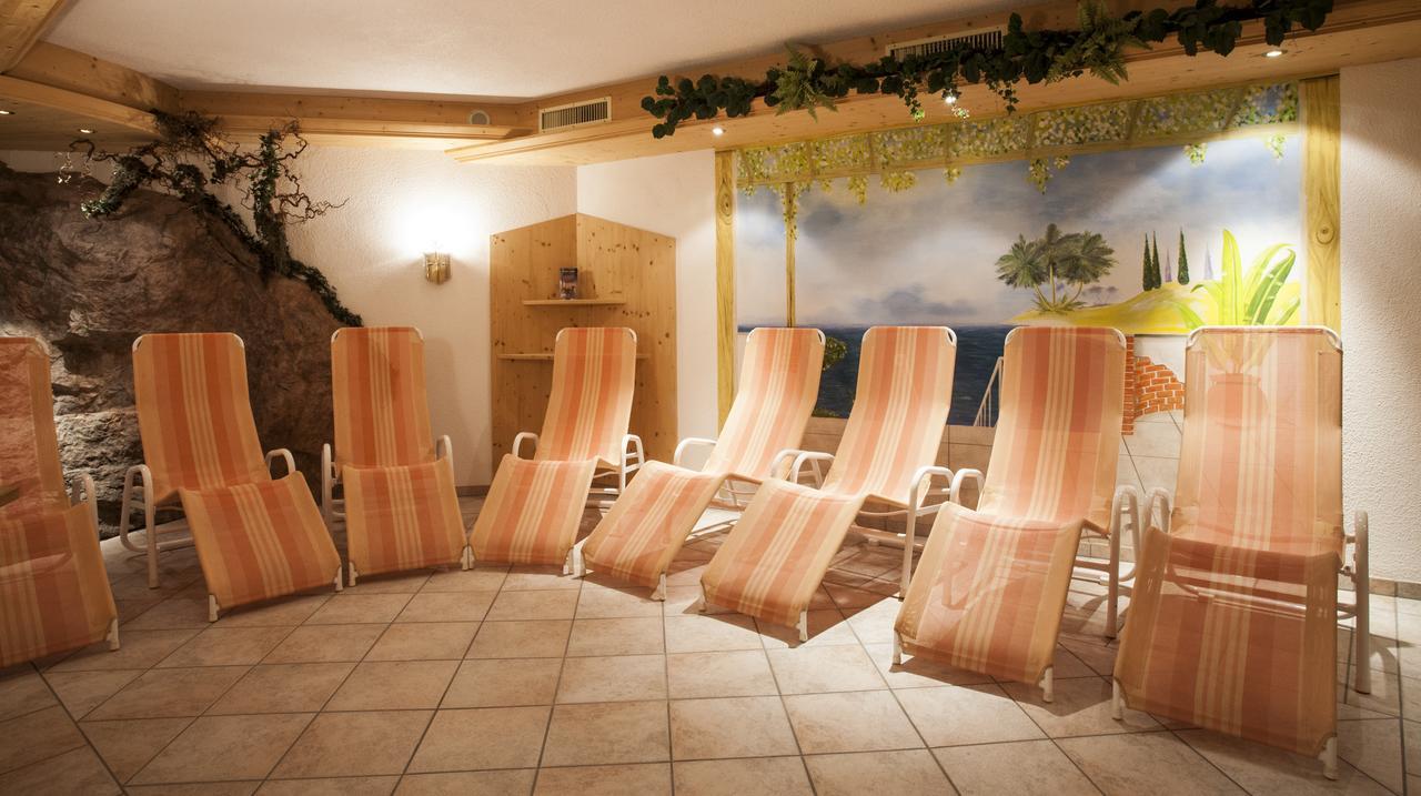 Pension Bergfried Hotel Galtuer Ngoại thất bức ảnh